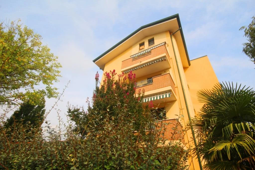 Garage e cantinetta al residence marco polo 04