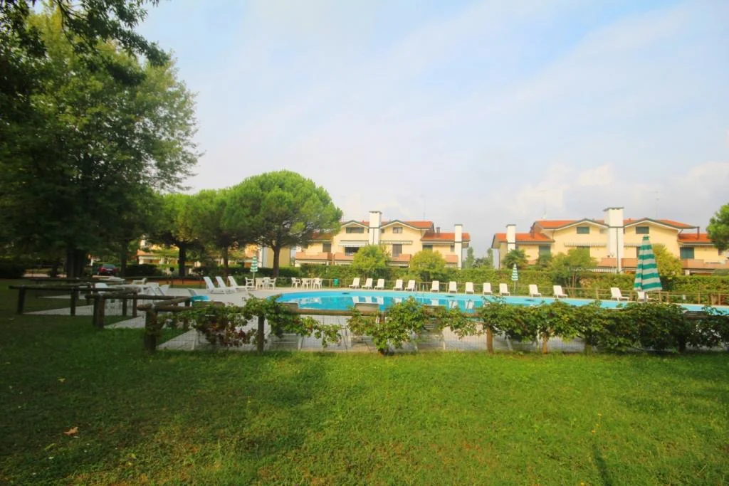 Garage e cantinetta al residence marco polo 11