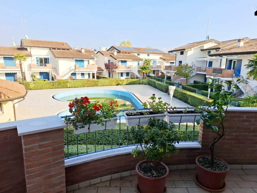 Nuova e fronte piscina che ne dite 03