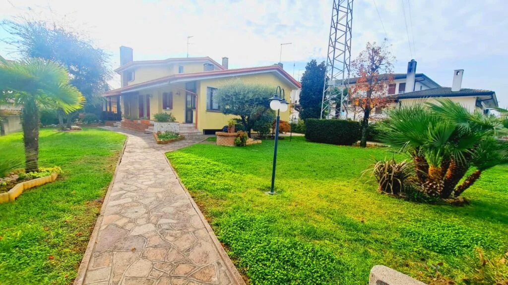 Villa signorile vicino alle spiagge di eraclea e caorle 03
