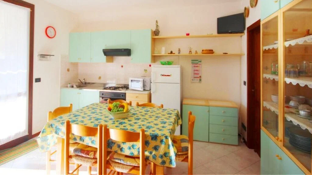 Appartamento affitto soggirno cucina tavolo