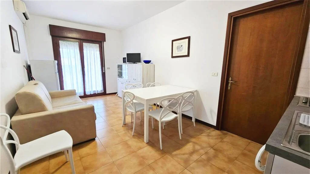 Appartamento trevi affitto vacanza soggiorno cucina spaziosi eraclea mare
